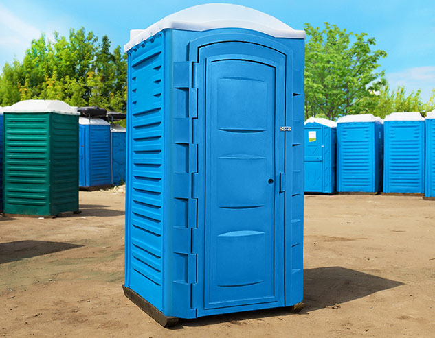 Туалетная кабина «Стандарт» внешний вид в окружающей среде.