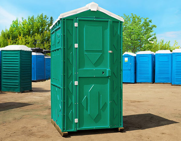 Туалетная кабина «Эконом» вид в окружающей среде.